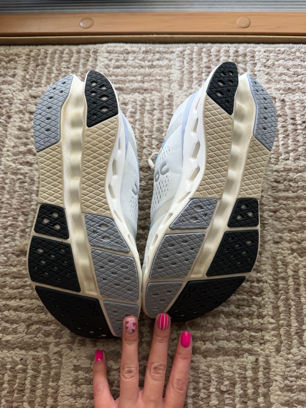 On Running Women’s Cloudsurfer 2 Sneakers - Picture 7 of 8